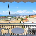 λεμονιά ενοικιαζόμενα בית הארחה 3*
