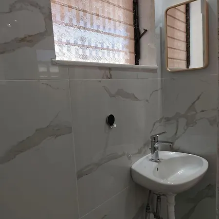 λεμονιά ενοικιαζόμενα Penzion Loutra Edipsou (Evia)